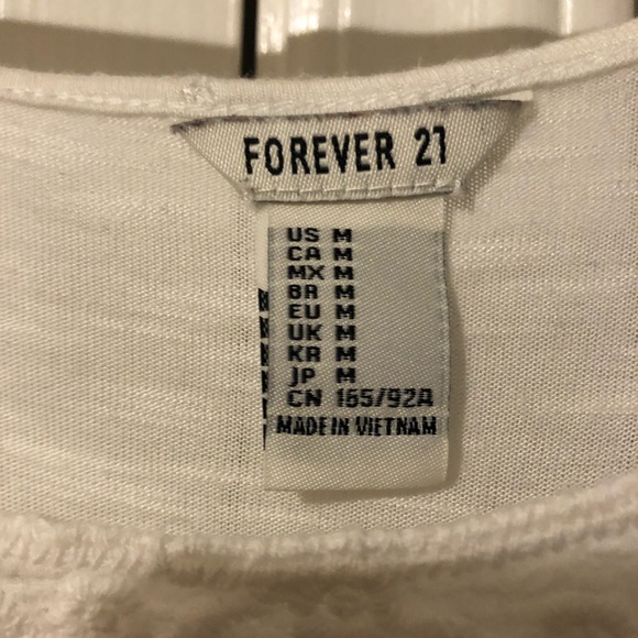 Cropped Knitted Tank Top - Picture 2 of 3